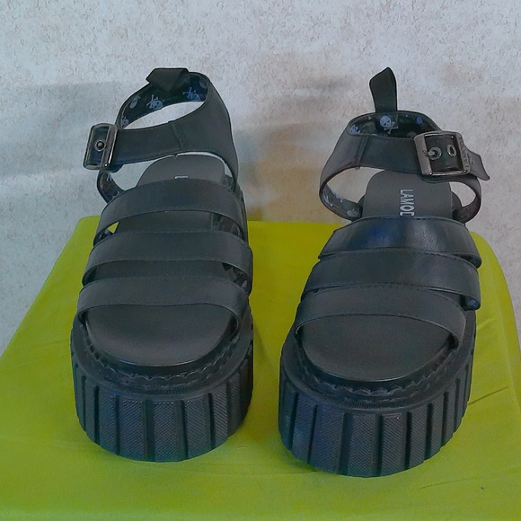 LikeNew La Moda Chunky Platform Sandals - Black/Skulls Inner Lining/Size 9 - Picture 3 of 10